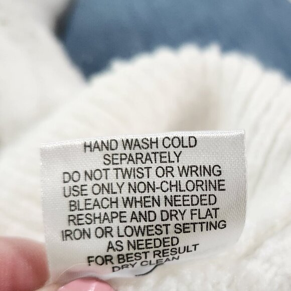 Theo & Spence Womens White Crewneck Pullover Sweater Size Small
Lot F - Picture 9 of 9